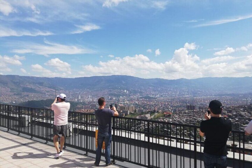 The best view of Medellín at El Picacho hill 