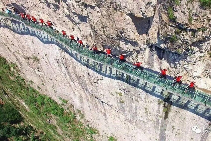 Xi’an Private Day Trip to Yuntai Mountain Geopark in Henan by Bullet Train