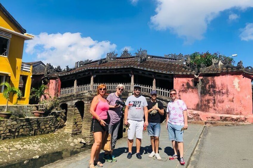 Private Transfer From Hue To Hoi An With A Sightseeing Tour