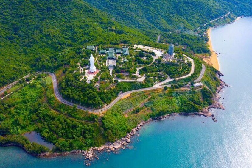 Hue: Private Car To/From Hoi An or Vice Versa with Many Options
