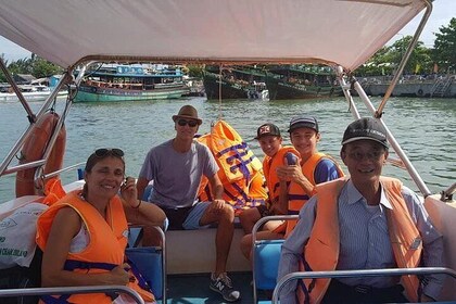 Cham Island Private Tour bySpeed Boat with Swimming,Snorkelling,Relaxing on...