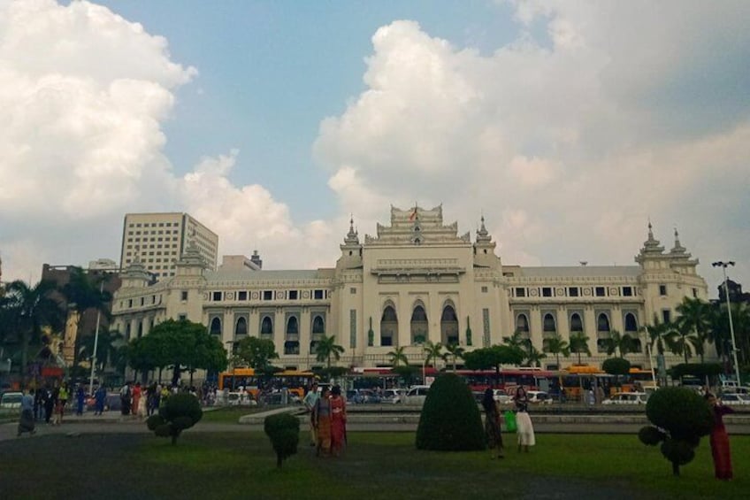 Explore Yangon on Foot (2hours)