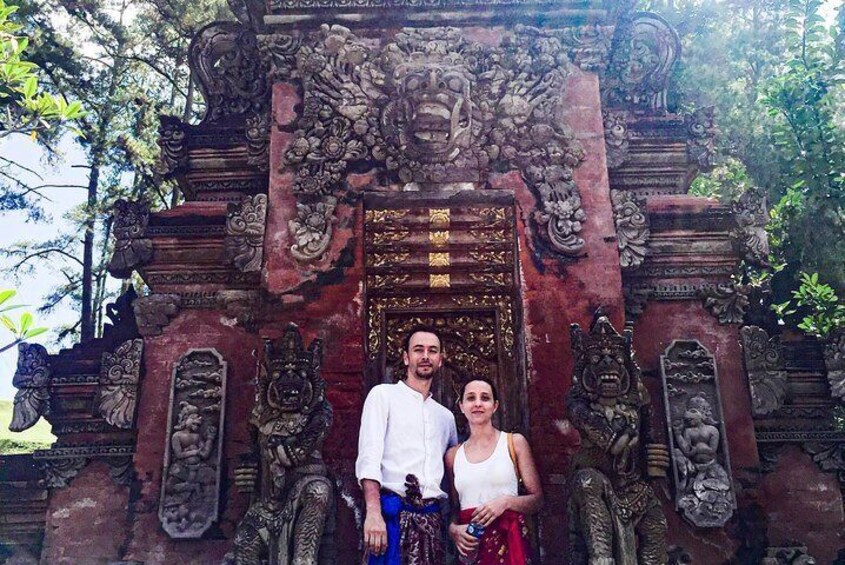 gate pose
