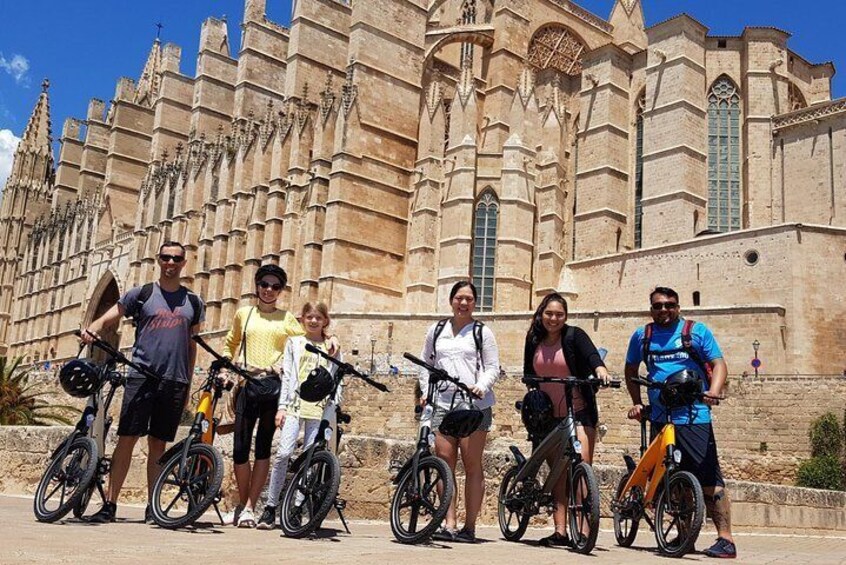 3 Hours E-Bike Tour in Palma de Mallorca