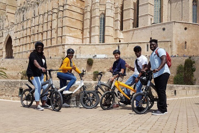 3 Hours E-Bike Tour in Palma de Mallorca