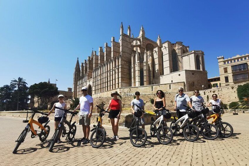 3 Hours E-Bike Tour in Palma de Mallorca