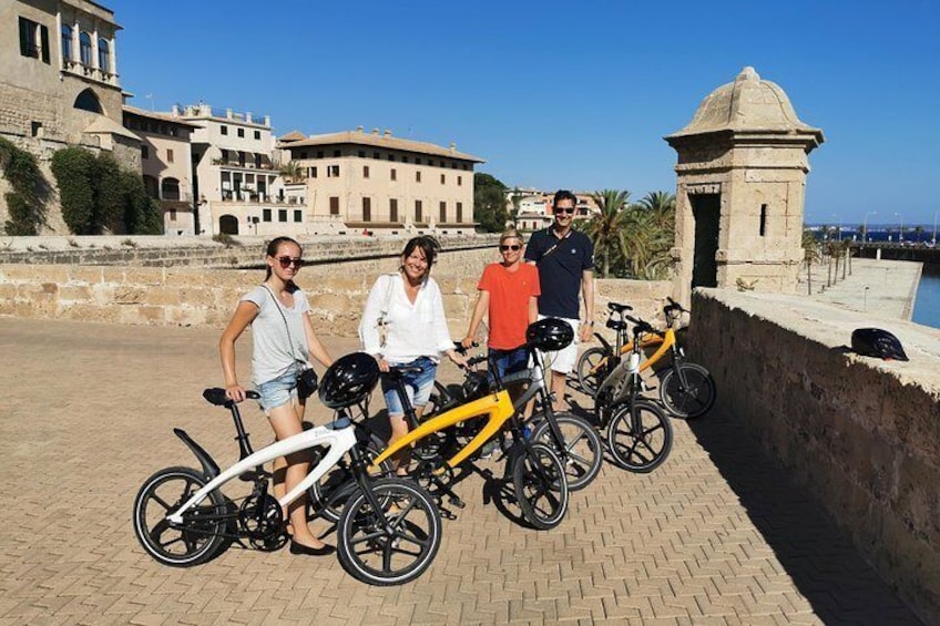 2 Hours Guided E-Bike Tour in Palma de Mallorca