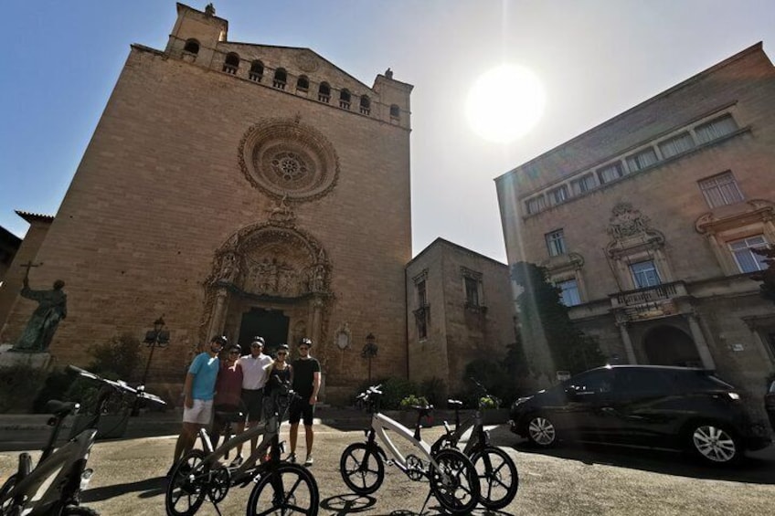 Small-Group Guided E-Bike Tour in Palma de Mallorca