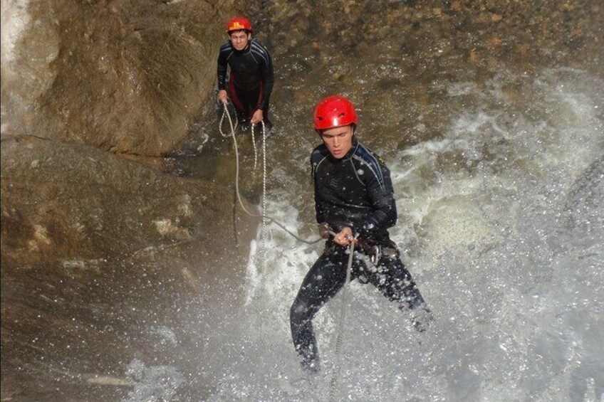 Rafting | Canyoning | Canopy | Salto del Puente | En Un Dia | Baños - Ecuador