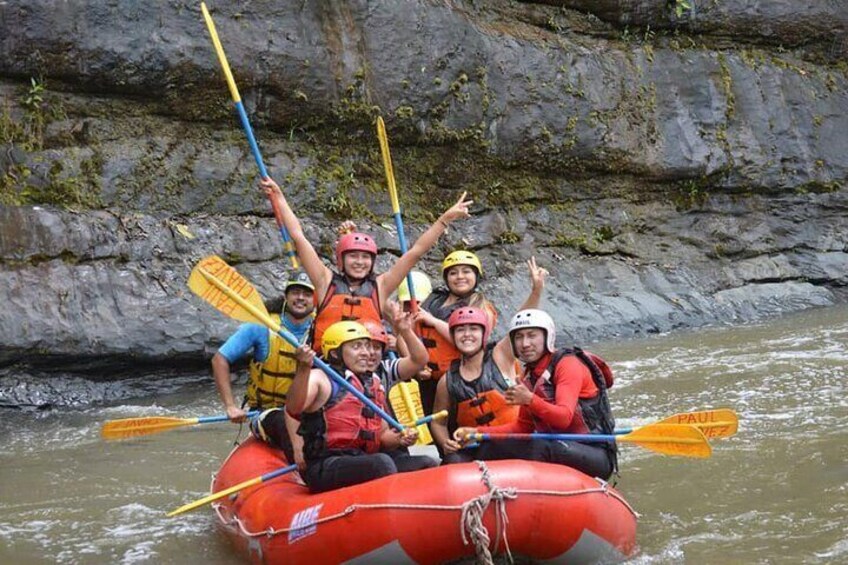 Rafting | Canyoning | Canopy | Salto del Puente | En Un Dia | Baños - Ecuador