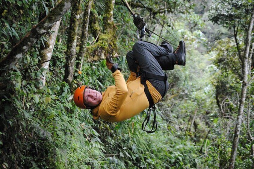 Canopy - Zipline - 2000m. Circuito de Aventura - en 6 líneas Ec.