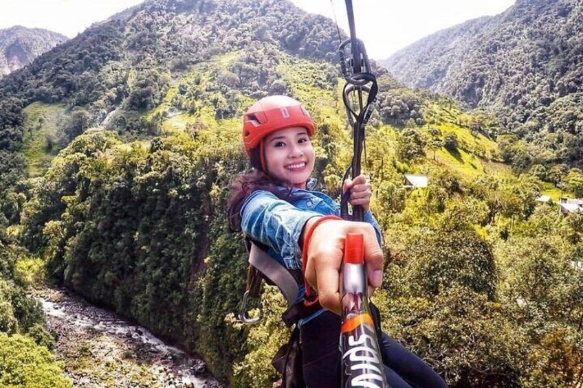 Canopy - Zipline - 2000m. Circuito de Aventura - en 6 líneas Ec.