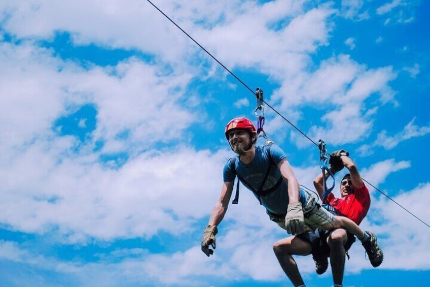 Canopy - ZipLine - 2000m. Adventure Circuit - in 6 Lines - Ec