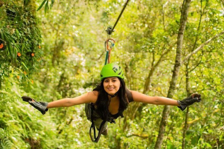 Canopy - ZipLine - 2000m. Adventure Circuit - in 6 Lines - Ec