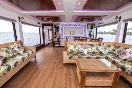 Private 3 Bedroom Luxury Houseboat Trip in Alleppy Backwaters