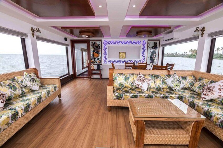 Lobby- Three Bedroom Luxury Houseboat