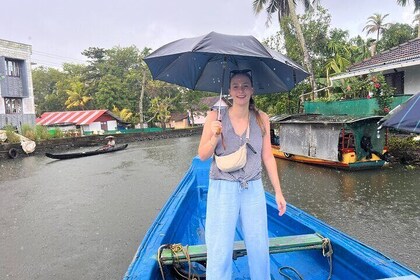 6hrs Alleppey Houseboat Tour-Serene Canals, Local Life & Food.