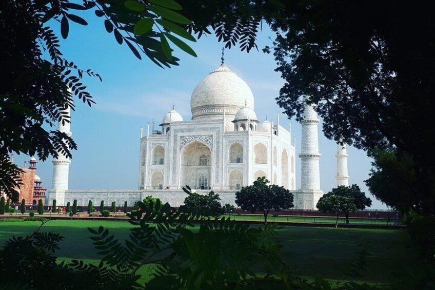 Beautiful Taj Mahal Day View 