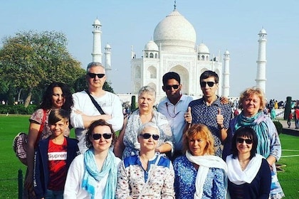 1 day Taj Mahal tour from Mumbai or Bangalore or Hyderabad flight