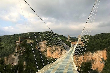 4 Days Zhangjiajie Exciting Tour with Glass Bridge (5-star Hotel)