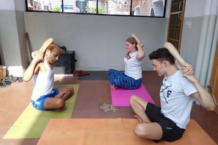 Roof Top Yoga Class in Jaipur with Transportation facility