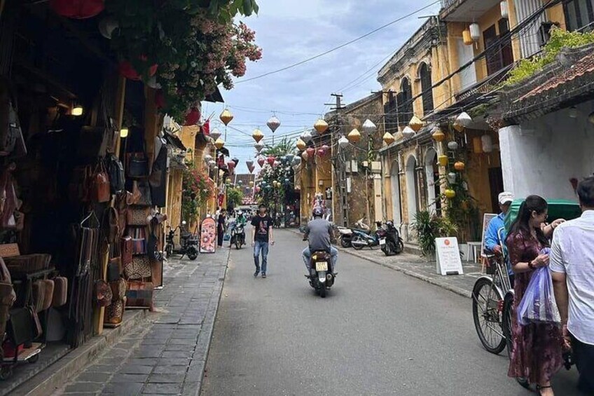 Shore Excursion to MY SON HOLYLAND & HOI AN city from CHAN MAY or TIEN SA port