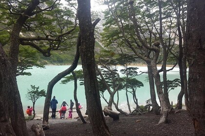 Private Hiking tour to Esmeralda Lagoon and the lakes region