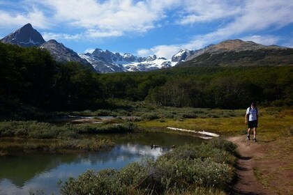 Private Hiking tour to Esmeralda Lagoon and the lakes region