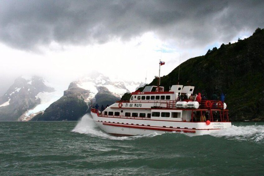 boat and glacier