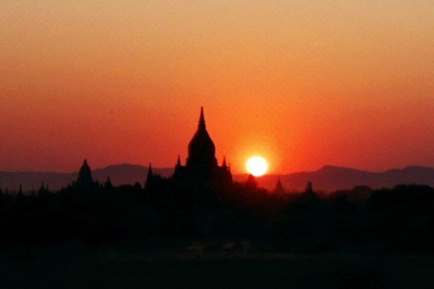Sunrise with hot air balloon in Bagan, Myanmar.