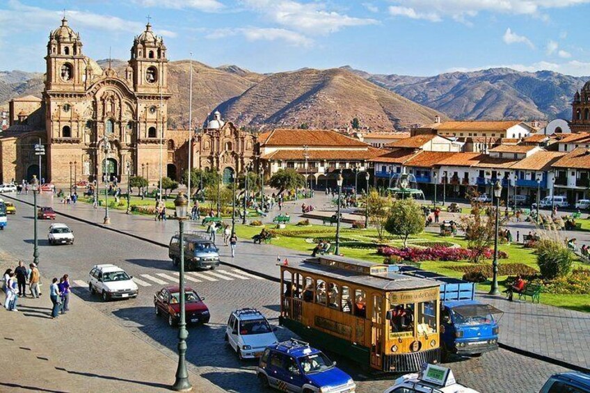 Visit Plaza de Armas in Cusco