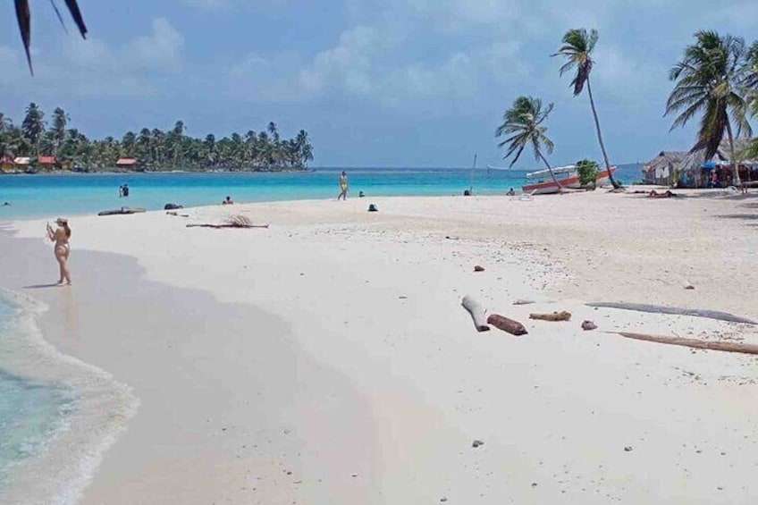 One Day Amazing SAN BLAS ISLAND & SNORKELING tour + Round-Trip Transport