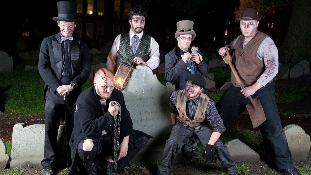 Grave robbers in St. Augustine