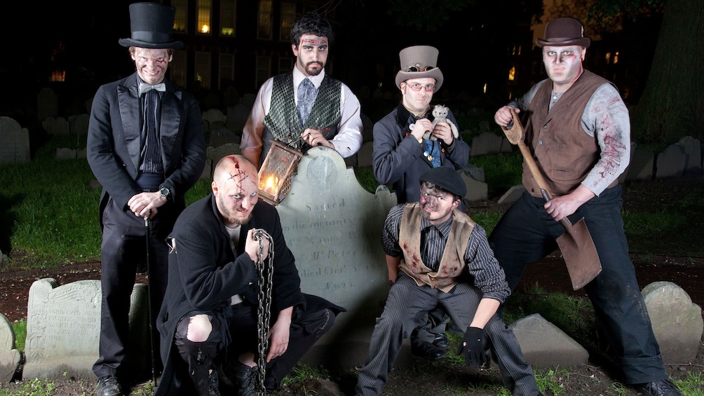 Grave robbers in St. Augustine