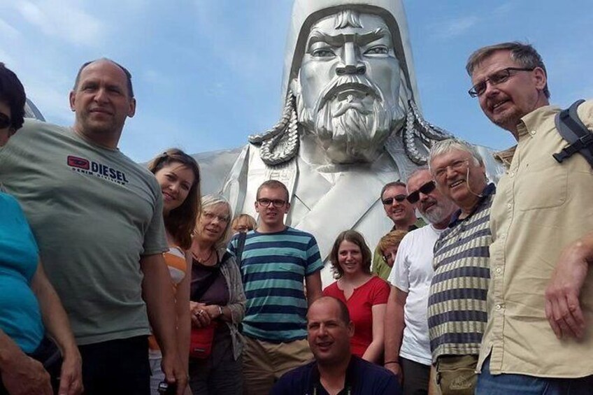 Chinggis Khaan Statue