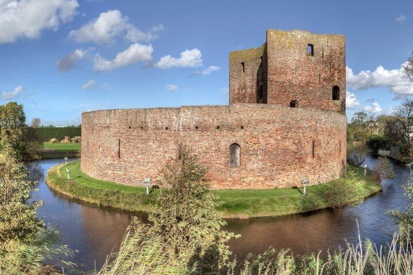 Visit Slot Teylingen, a castle from the 13th century