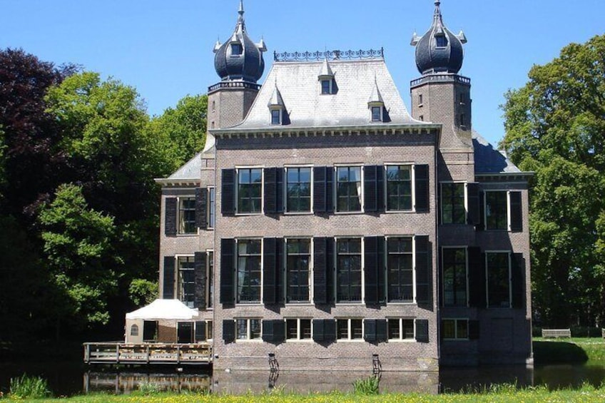 Visit the castles of the aristocracy