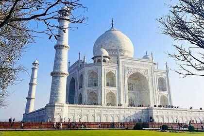 3-Day Tour to Delhi, Agra, Jaipur from Pune with one-way Commercial Flight