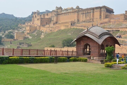 Private 3-Day Tour to Delhi, Agra, Jaipur with one-way Commercial Flight
