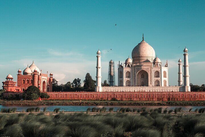 Day Trip to The Taj Mahal and Agra from Pune with Both Side Commercial Flights