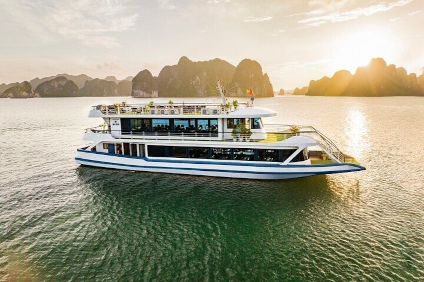 Halong bay luxury cruise day trip