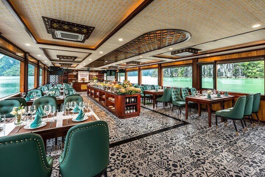 Halong bay luxury cruise day trip - Dinning room