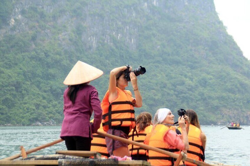 boat trip in bai tu long bay
