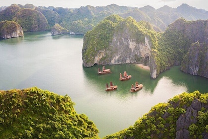 Lan Ha bay 3D2N Boutique boat: Kayaking, cycling, villages, beaches, caves