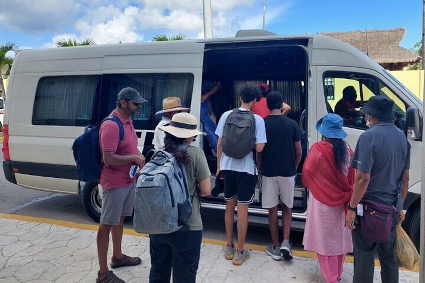 Cozumel: Private VIP Tour by Van (up to 12 passengers)