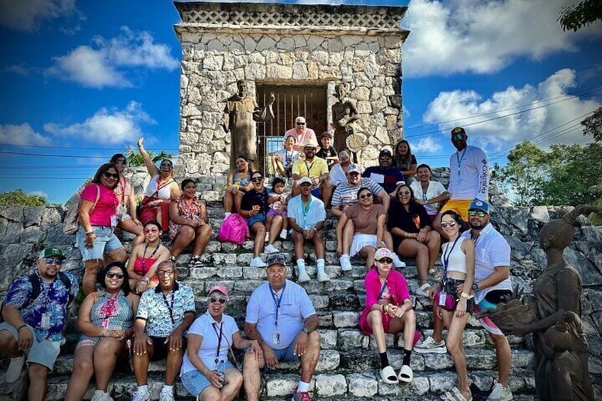 Cozumel: Private VIP Tour by Van (up to 12 passengers)