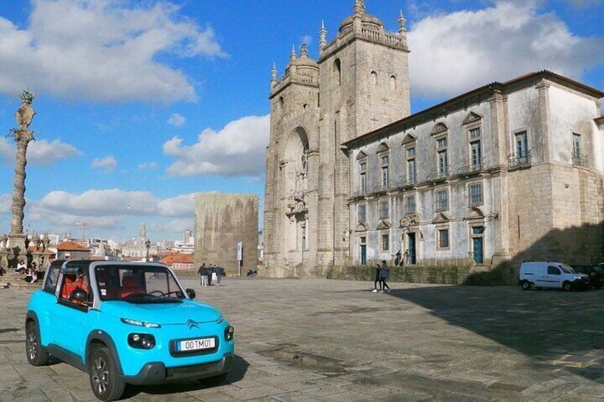 Discovering Porto in an eco-friendly vehicle