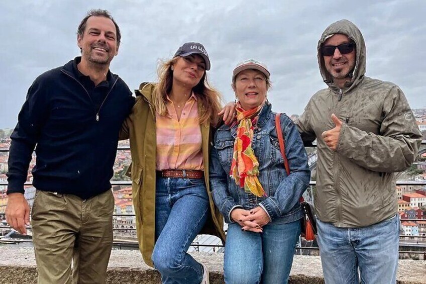  Amazing customers (Serra do Pilar viewpoint)