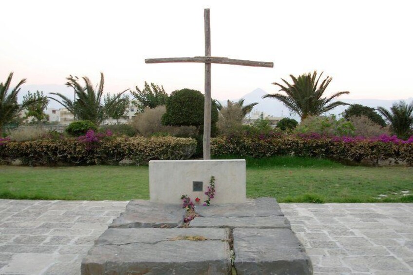 N. Kazantzakis Grave