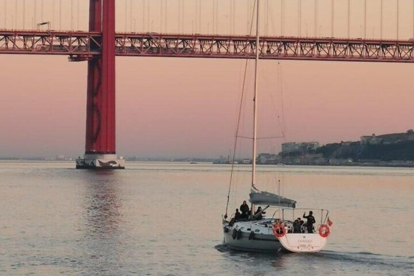 Sunset Boat Tour in Lisbon with wine